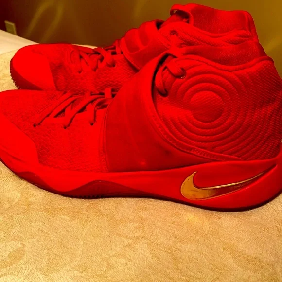 Kyrie 2 gold swoosh hotsell